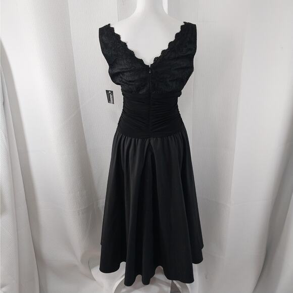 NWT! JESSICA HOWARD! LUXE BLACK LACE BODICE, FULL SKIRT MAXI DRESS! SZ 10 - Picture 5 of 9